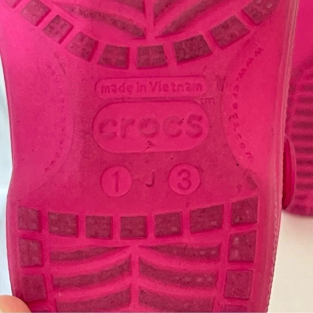 GIRLS CROCS Bright Pink with‎ Black Fur Lining, Size J1-3